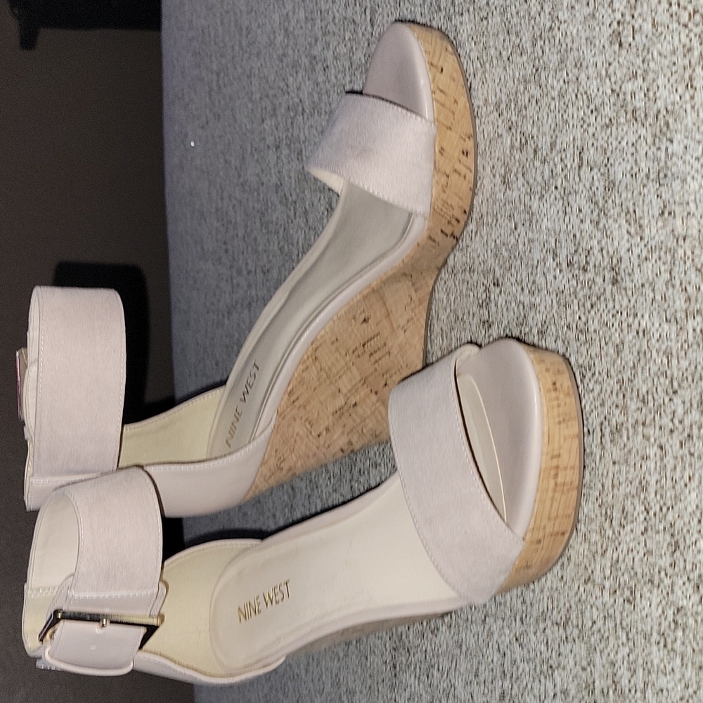 NINE WEST SZ 7 NEW SILVER HARDWARE NEW WITHOUT BOX